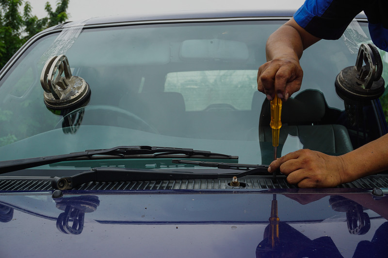 Windshield glass repair